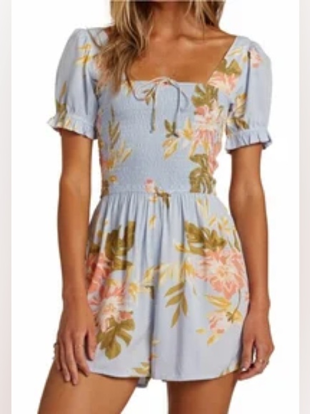 Billabong Light Blue Smocked Floral Puff Short Sleeve Short Romper Sz Small NWT